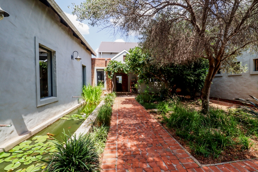 4 Bedroom Property for Sale in The Coves North West